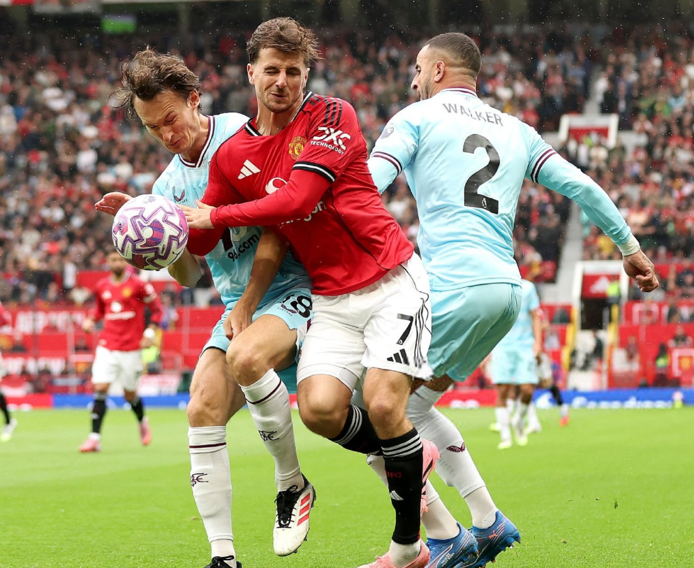 kaiyun-阿莫林兑现豪言！B费读秒点球绝杀，曼联3-2险胜升班马造英超神迹