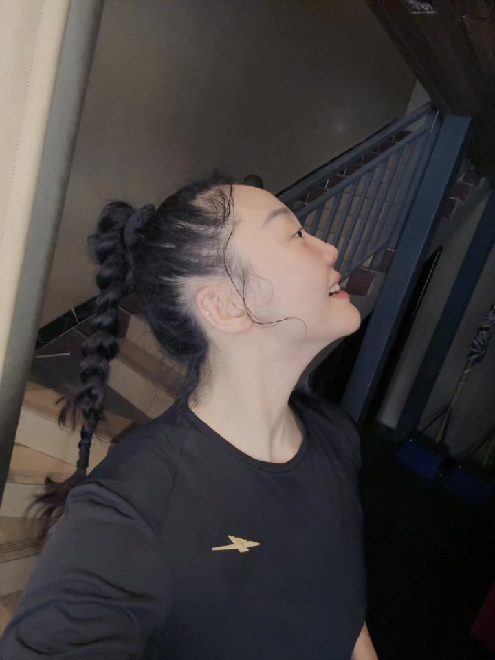 开云体育-武桐桐晒日常随笔：时间只会摧毁不坚固的东西 将生活调成喜欢的