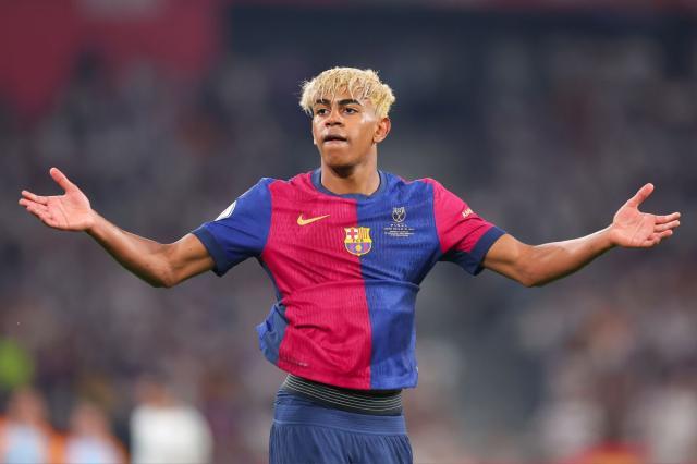 1745937024102076252.jpg 开云-亚马尔:我不想和别人比较 梅西是历史最佳球员