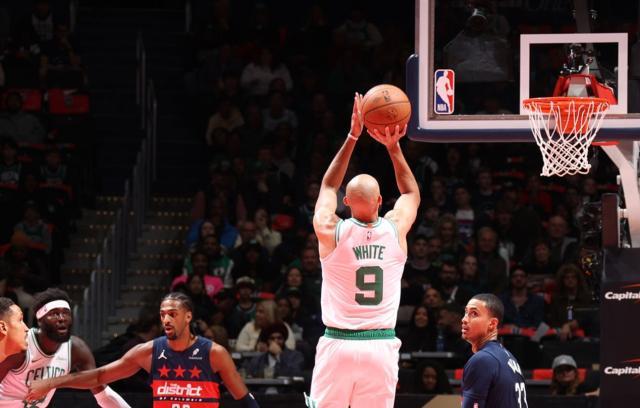 1732942681986030836.jpg kaiyun-【观察】绿军三分为王拥抱潮流,冲击两连冠底气足