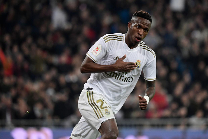 开云APP-1球3助+全场最佳!维尼修斯击碎质疑,伯纳乌从嘘声变掌声|皇马|阿韦洛亚|基利安·姆巴佩|欧冠|维尼修斯-西尔维斯特雷_新浪体育_新浪新闻