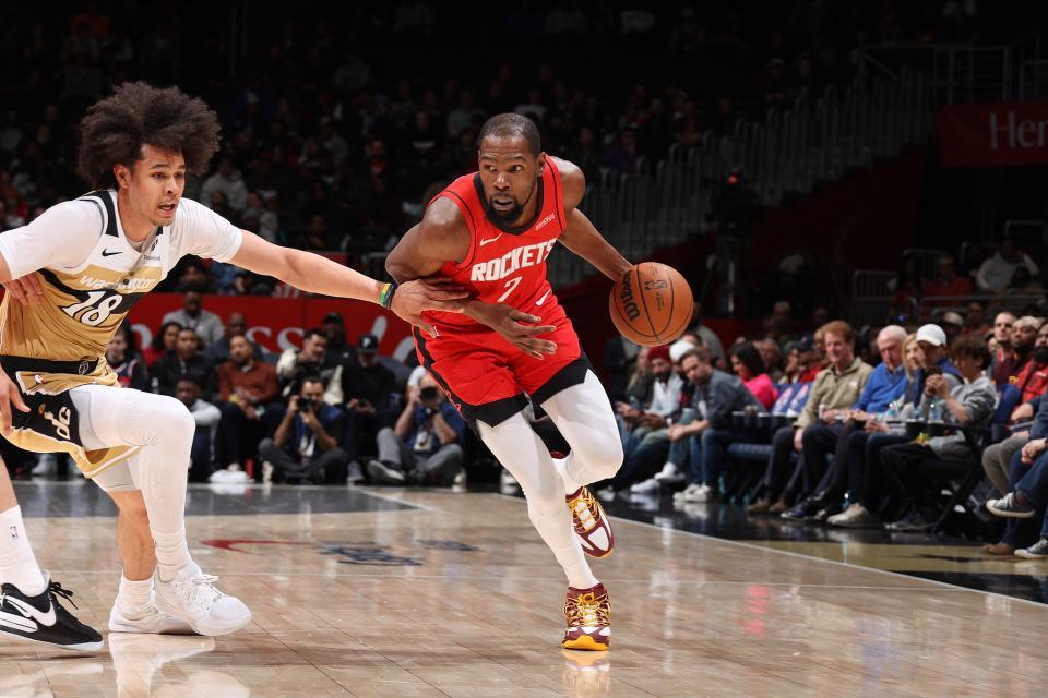 开云在线直播-三场狂轰102分，37岁杜兰特创火箭最老！终于熬到乌度卡被迫开窍